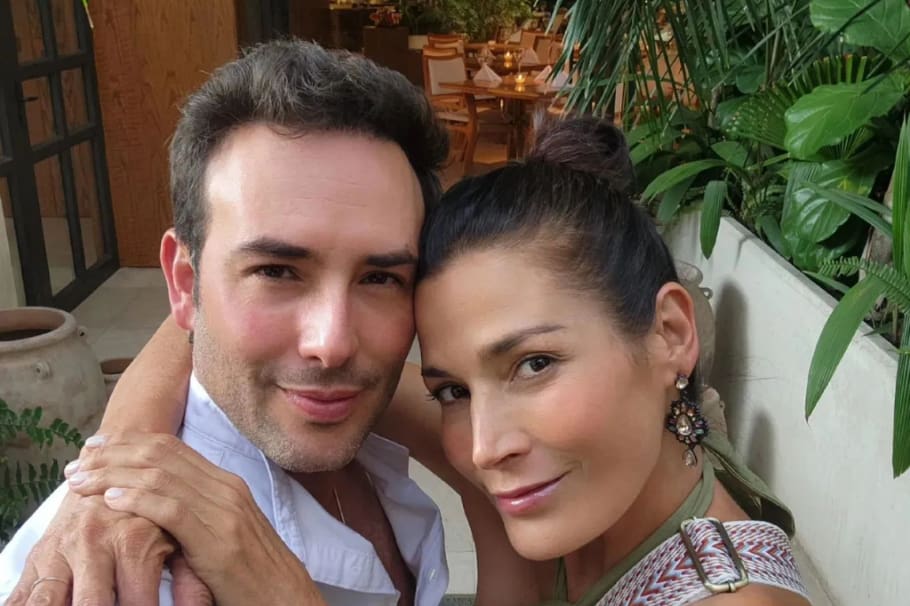 Sebastián Martínez, que lleva más de 10 años al lado de Kathy Sáenz, reveló en sus redes la forma en la que se lleva con sus hijastras.