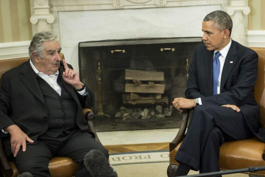 José Mujica defiende su política antitabaco en cita con Barack Obama