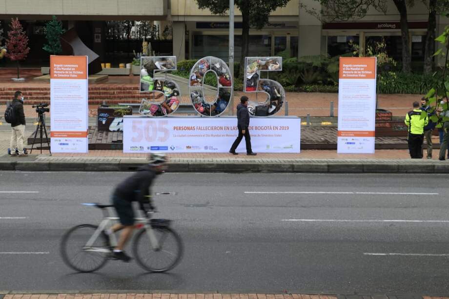 Bogotá rinde homenaje a las víctimas fatales en accidentes de tránsito.