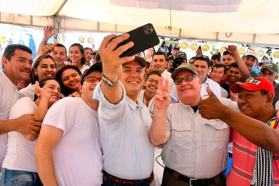 El presidente Iván Duque se reunió hoy con el millonario Howard Buffett en el Catatumbo. / AFP