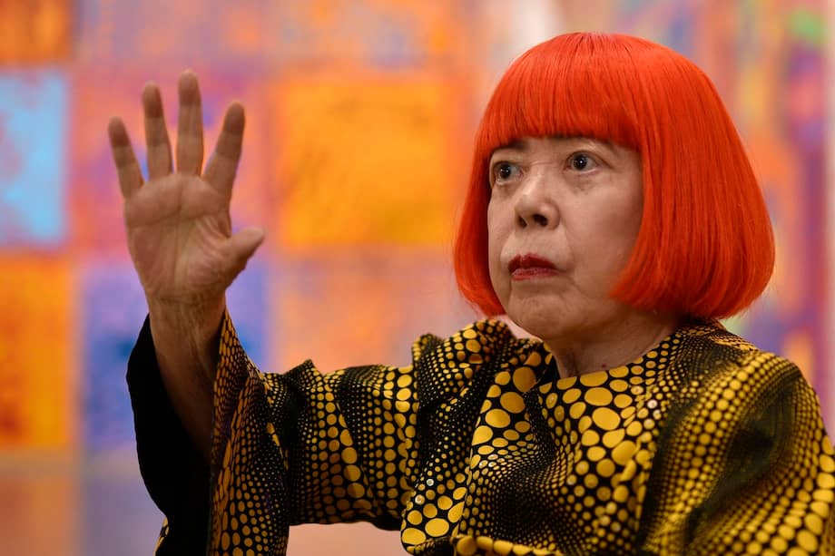 Además de artista, Yayoi Kusama se desempeñó como diseñadora de modas y escritora.