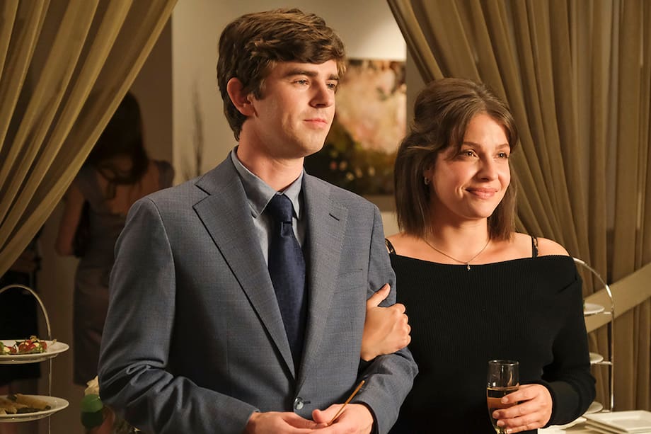 Freddie Highmore leyó, recibió asesoría y visualizó material sobre el autismo, pero hoy sigue estudiando sobre el tema.