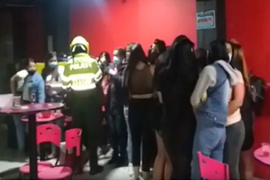 El establecimiento en el que se desarrollaba la fiesta fue cerrado temporalmente.