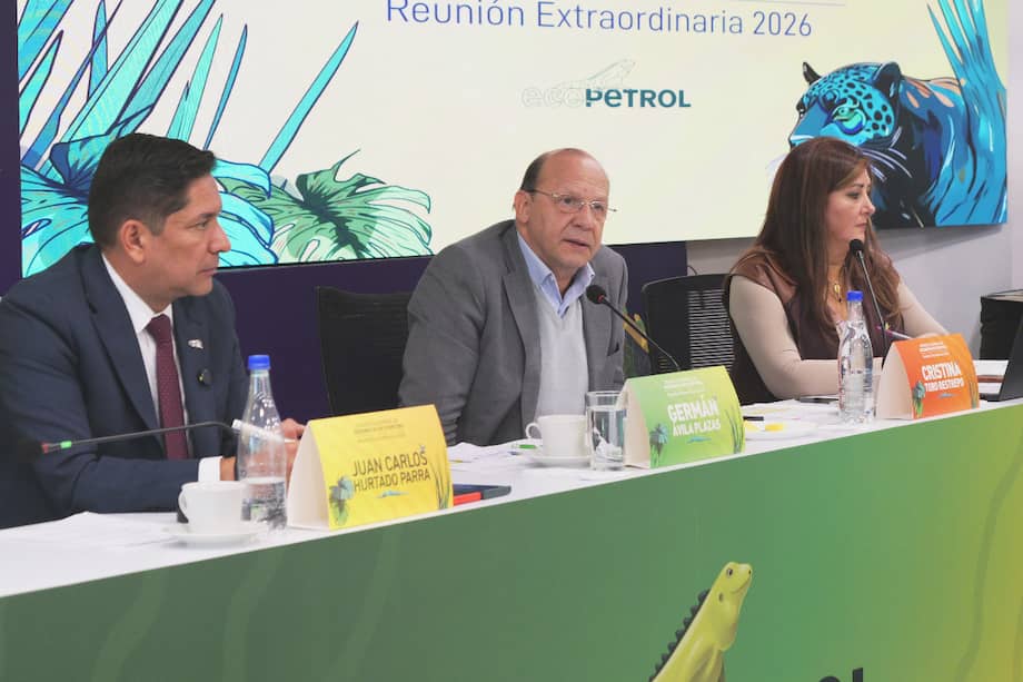 Juan Carlos Hurtado, presidente de Ecopetrol encargado; Germán Ávila, ministro de Hacienda, y Cristina Toro, vicepresidenta corporativa jurídica y secretaria general de Ecopetrol.