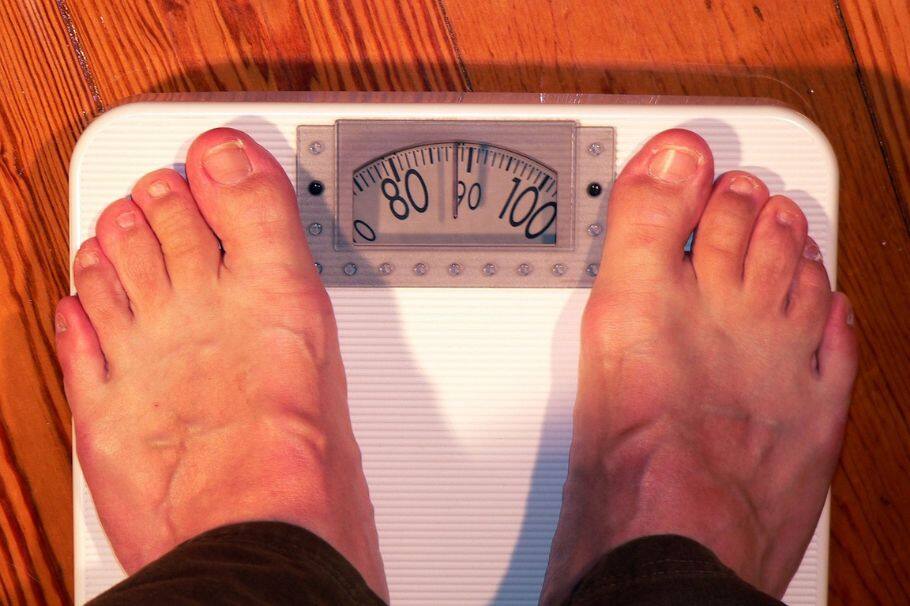 La báscula se ha convertido en una herramienta común para aquellos que buscan controlar su peso y monitorear su progreso en la pérdida o el mantenimiento del mismo.