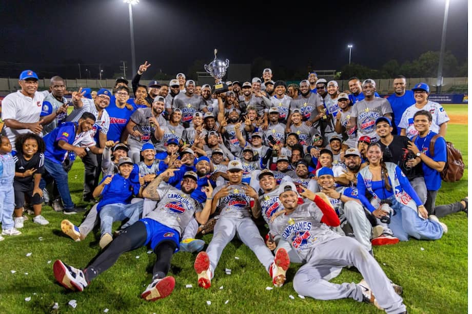 La novena barranquillera se impuso 8-2 a Tigres de Cartagena y cerró la serie final 4-1 a su favor.