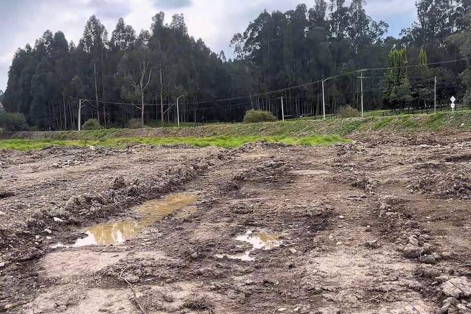 La CAR suspendió las actividades tras evidenciar residuos de construcción que afectaban canales de agua en zona rural de Sopó.