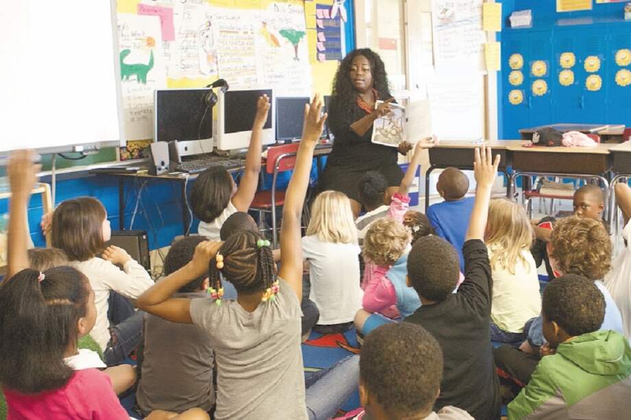 Los colegios más baratos suelen estar en áreas con alta contaminación. / US Department of Education - Flickr