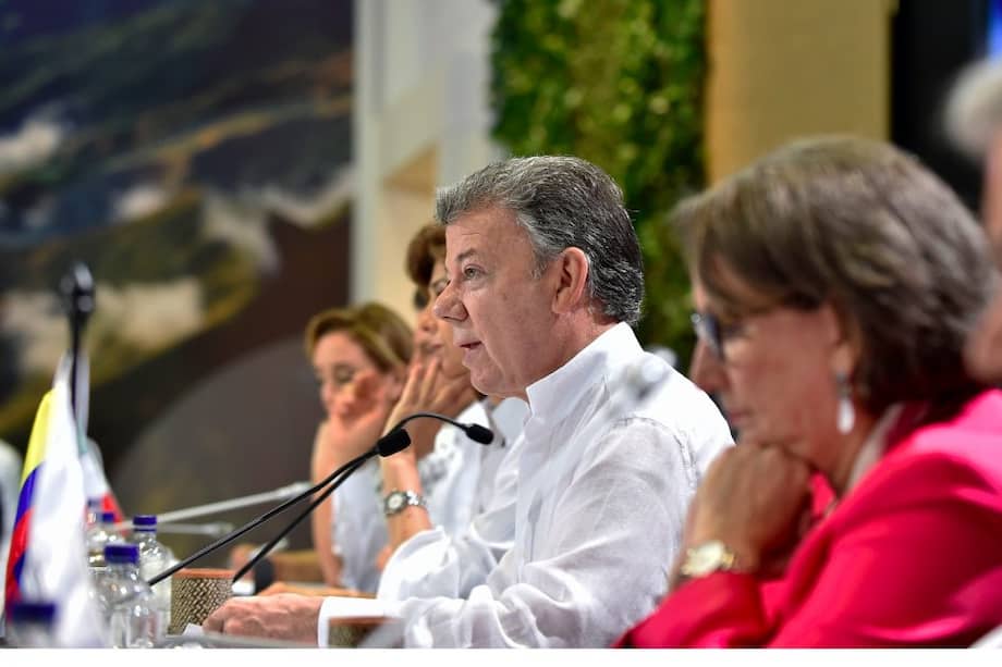 Santos parte hacia Londres, al término de la XXV Cumbre Iberoamericana / Presidencia de la República