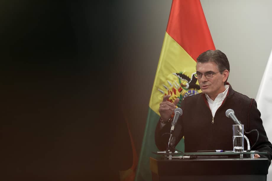“No voy a dialogar con vándalos (...). Con aquellos que respetan la democracia, siempre las puertas estarán abiertas”, subrayó el presidente Rodrigo Paz ante la prensa.