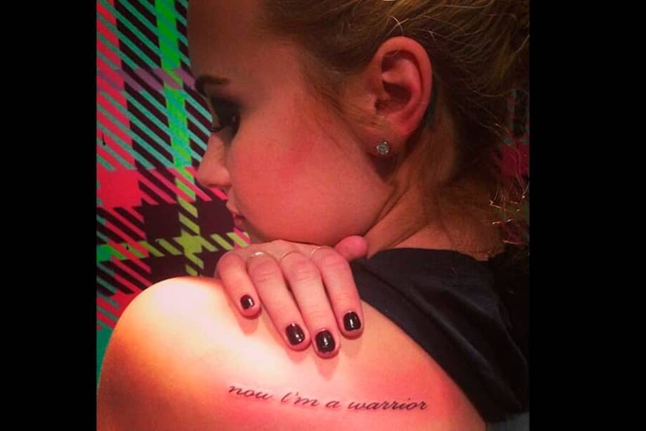 Demi Lovato muestra su nuevo tatuaje.