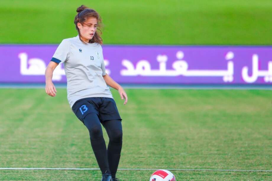 María Paula Rincón, la volante bogotana que juega en el Al Yamamah FC de Arabia Saudita. / SAFF