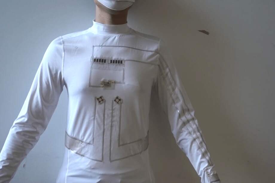 "Estamos aplicando el concepto de la microrred para crear sistemas portátiles que funcionan de manera sostenible, segura e independiente”, señaló el coautor del estudio Lu Yin, de la Escuela de Ingeniería Jacobs de UC San Diego.