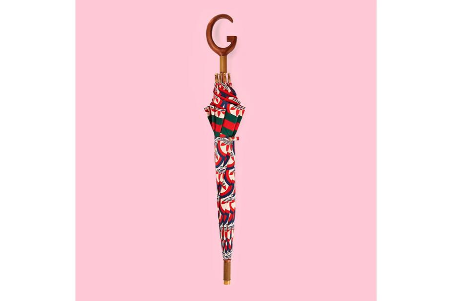 Así es la sombrilla de lujo que no es resistente al agua y vale más de 5 millones