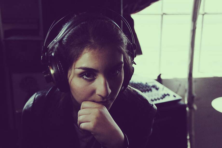 Nicolle Jadad, más conocida como Coco Jadad, dice que el género de su música es indie mezclado con pop y rock. / José Vergara