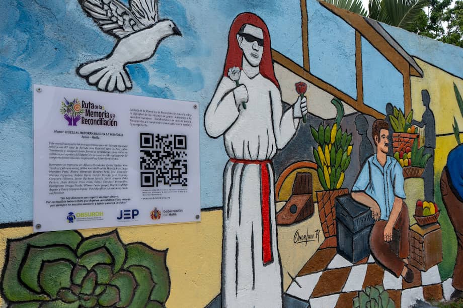 El mural del municipio de isnos reúne varios elementos propios de la cultura, el paisaje y la memoria del conflicto armado en esta zona del país.