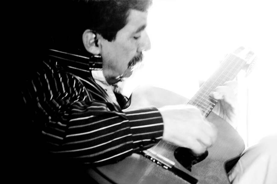 El maestro Pedro Nel Martínez lleva cincuenta años de actividad musical. / Cortesía Ministerio de Cultura