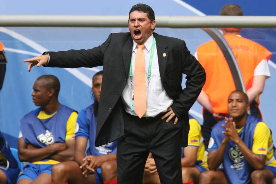 El antioqueño, de 53 años, dirigirá al equipo catracho en el Munial de Brasil.