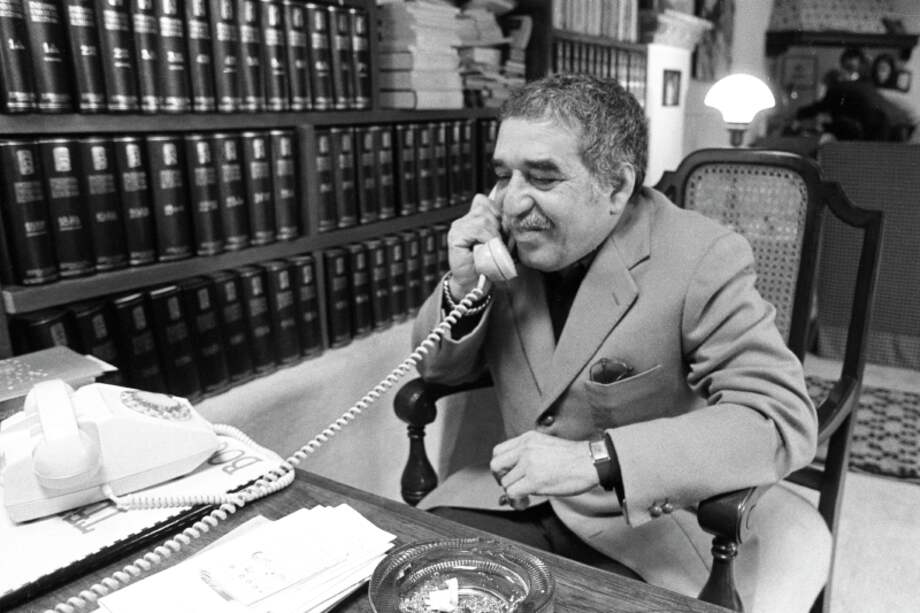 “García Márquez se sitúa en la categoría de aquellos escritores o escritoras que con su escritura logran volver a cifrar el mundo”, opina Alejandra Jaramillo. / AP