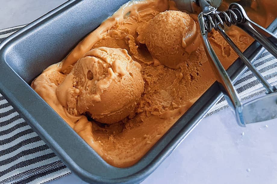 Una salsa de caramelo será ideal para acompañar este placer gastronómico.