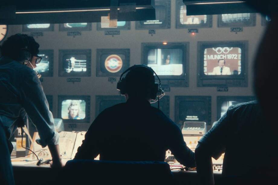 La película utiliza el material de archivo real que salió al aire durante los hechos.