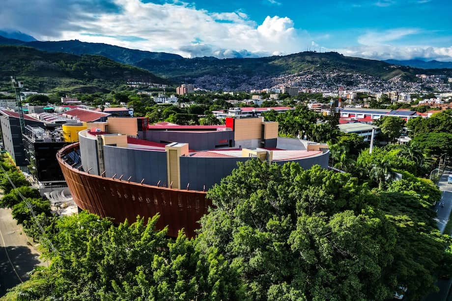 La Arena USC Carlos Andrés Pérez Galindo se coronó tercera en el ranking del portal estadounidense IcolorRadio.live.