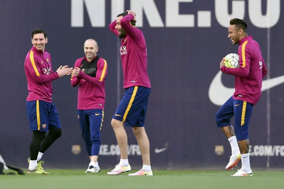 Sesión de entrenamiento de Barcelona previa al duelo contra Real Madrid. / AFP