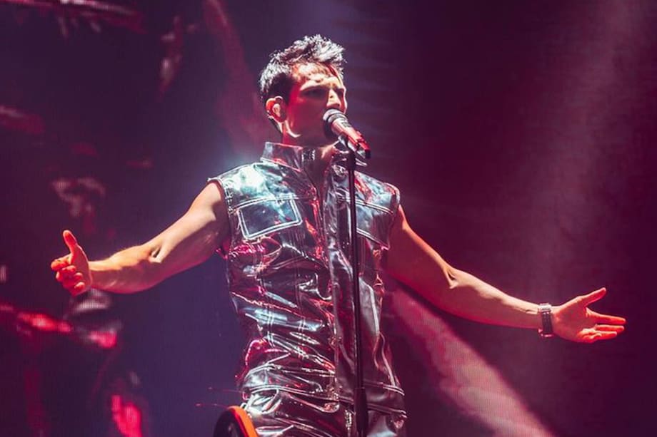 Pipe Bueno comenzó su carrera musical cuando era un estudiante de colegio.