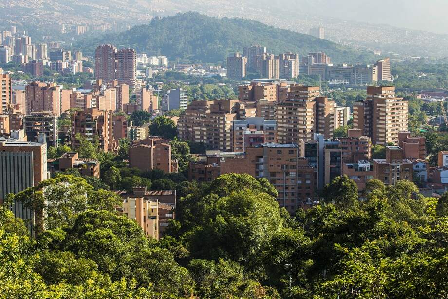 Toque de queda, ley seca y pico y cédula en los 125 municipios de Antioquia.