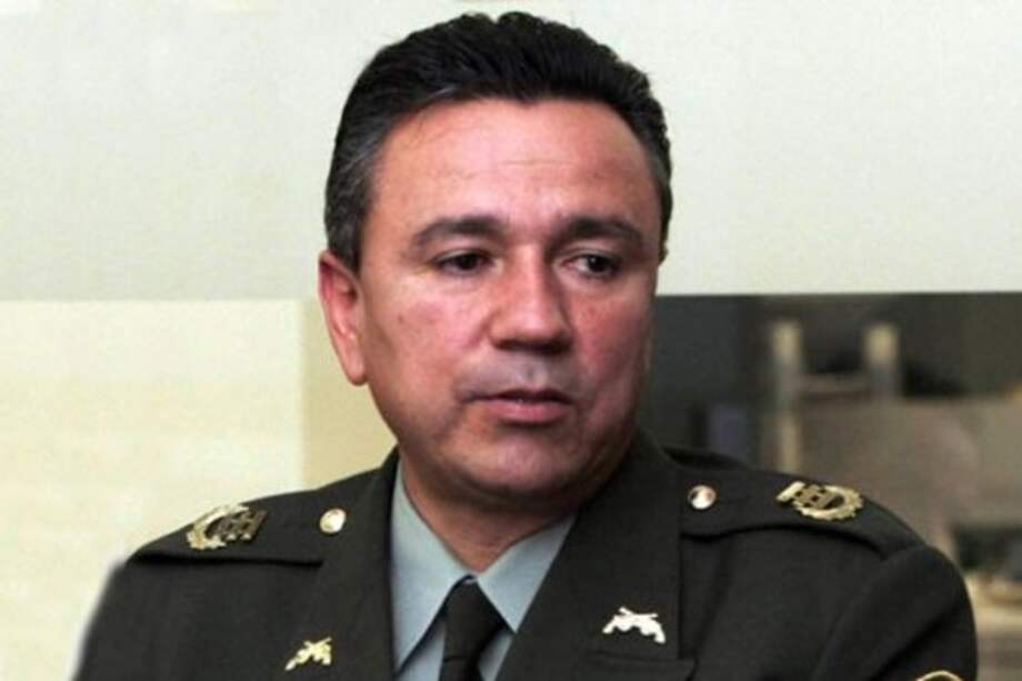 Congreso degradará al general Santoyo, exjefe de seguridad de Uribe