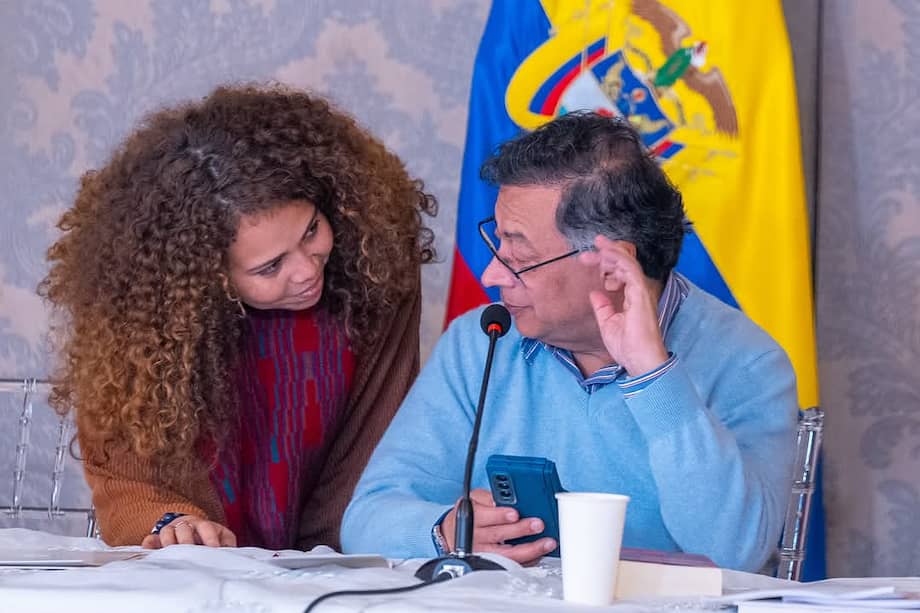 La ministra de Ciencias, Yesenia Olaya, y el presidente Gustavo Petro defienden su decisión de no entregarle COP 64.000 millones a Colfuturo para el 2026.