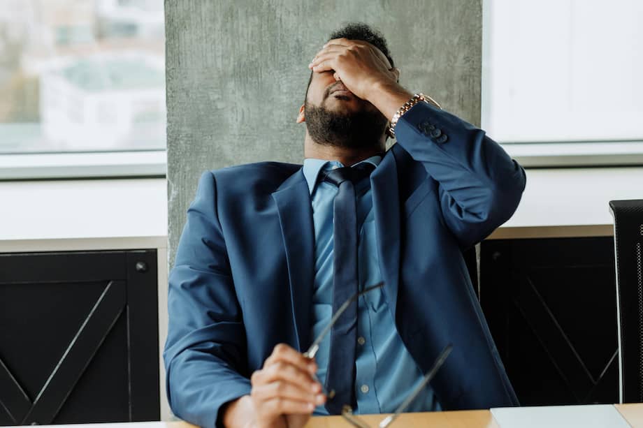 "Dormir adecuadamente, hacer ejercicio, mantener espacios personales y organizar los tiempos de trabajo son prácticas que muchos emprendedores adoptan para sostener su salud mental y su productividad a largo plazo", dice la experta.