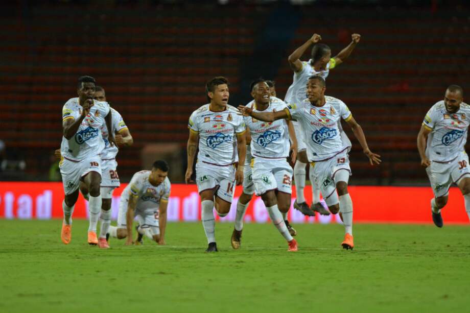 Los jugadores del Deportes Tolima celebran la clasificación a la final de la Liga. / Luis Benavides