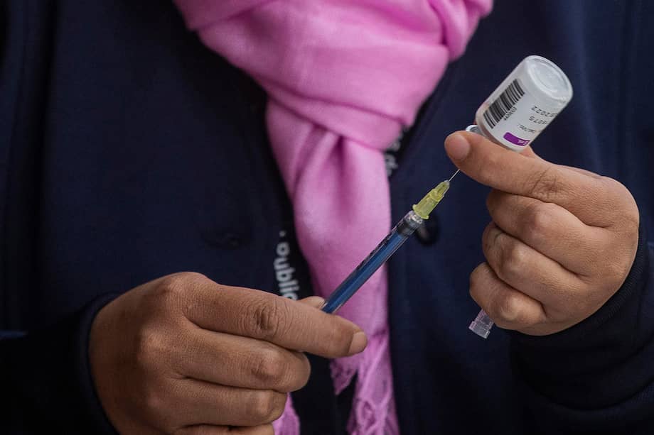 Foto de referencia. “Si bien se encuentra programada la próxima llegada de nuevos lotes de biológicos al país, se hace necesario, en el corto plazo, optimizar el uso de las dosis disponibles", señaló el Minsalud.