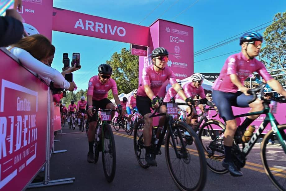 Ciclistas en el Gran Fondo Giro d’Italia.