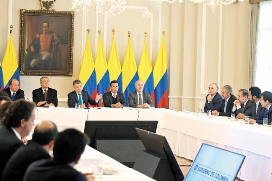 La Comisión Nacional de Garantías de Seguridad fue ayer, en la Casa de Nariño, liderada por el presidente Juan Manuel Santos / Cristian Garavito - El Espectador