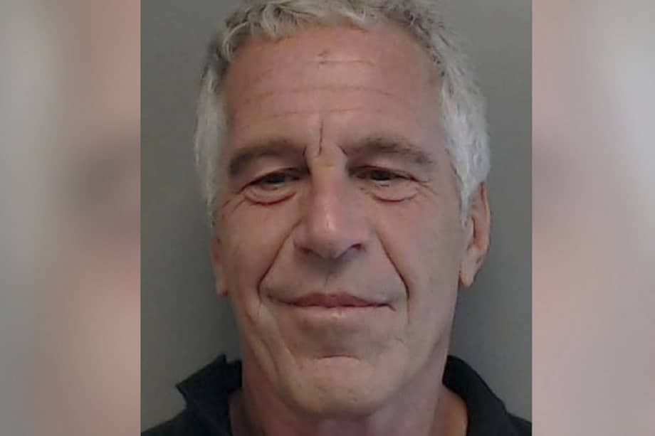 Esta foto distribuida el 10 de julio de 2019, cortesía del Departamento de Aplicación de la Ley de Florida, muestra a Jeffrey Epstein en un folleto de delincuente sexual/predador del 25 de julio de 2013.