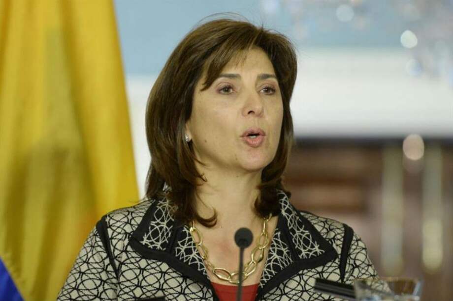 María Ángela Holguín visitará Croacia y República Checa