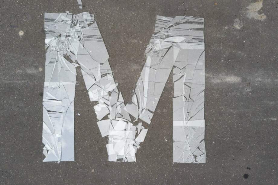 Letra en vídrios. Quebrantos. / Juan Fernando Castro