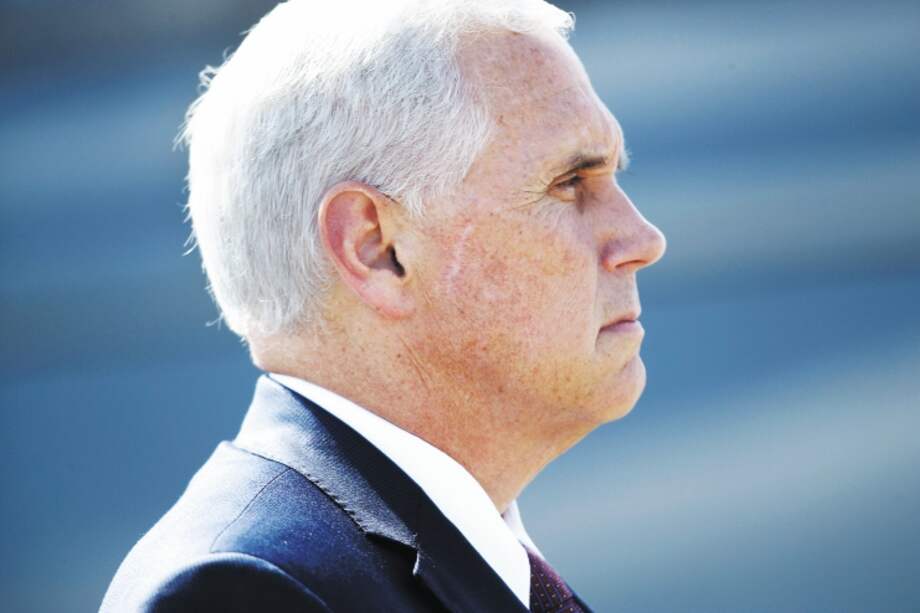 Mike Pence, vicepresidente de EE. UU., llegó al país para tratar temas sobre la paz, cultivos ilícitos y Venezuela. / AFP