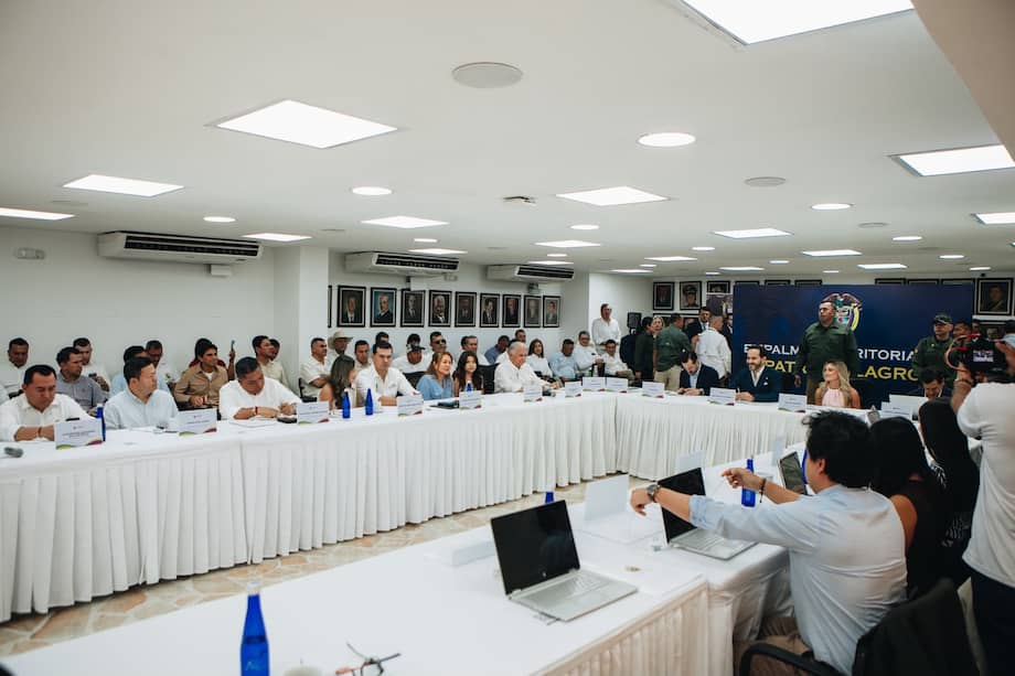 El presidente electo, Abelardo de la Espriella, en su empalme regional en Neiva.