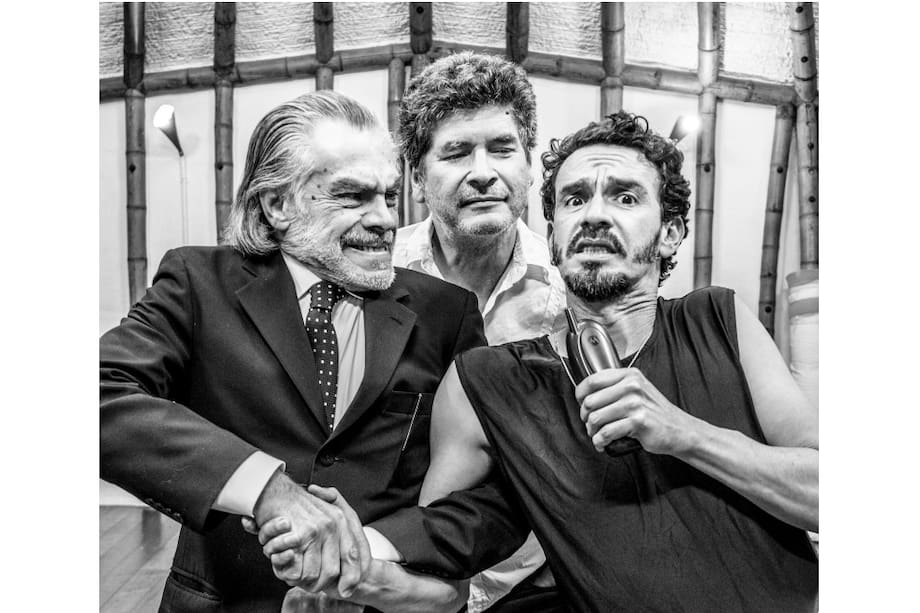 Waldo Urrego, Julio Hernán Correal y Óscar Alzate en los ensayos de "La culebra".