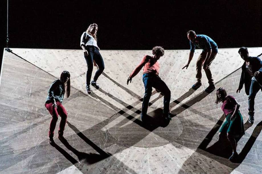 La obra es dirigida por Yoann Bourgeois, un artista francés dedicado a las artes circenses y a la danza contemporánea. / Cortesía Teatro Mayor Julio Mario Santo Domingo