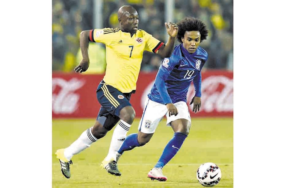Pablo Armero, el hombre que pone la alegría en la selección de Colombia, mejoró mucho su producción ante Brasil. AFP /