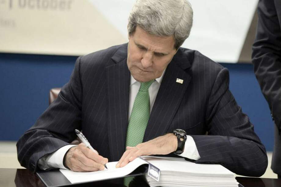 EE.UU. firma el Tratado sobre el Comercio de Armas