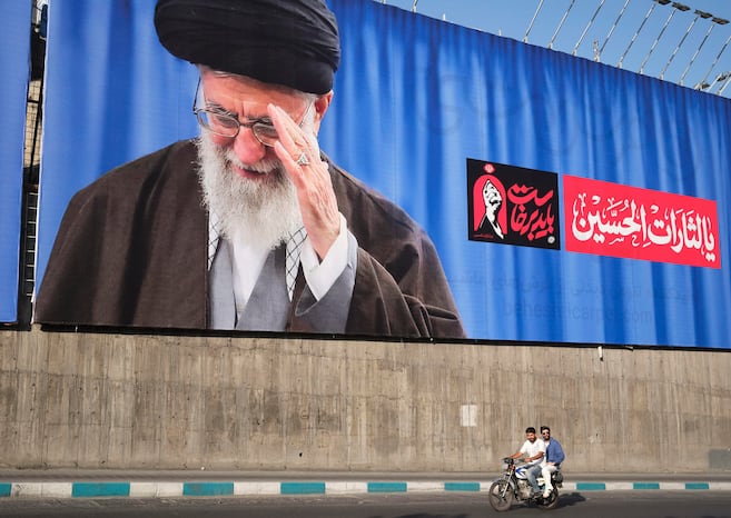 ¿Por qué Irán enterrará a Alí Jamenei cuatro meses después de su muerte?