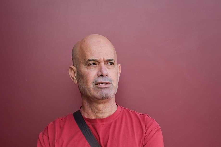 Kayed Hammad sobrevivió al exterminio de periodistas en Gaza y ahora vive en España, en donde recorre escenarios contando la tragedia de su pueblo.