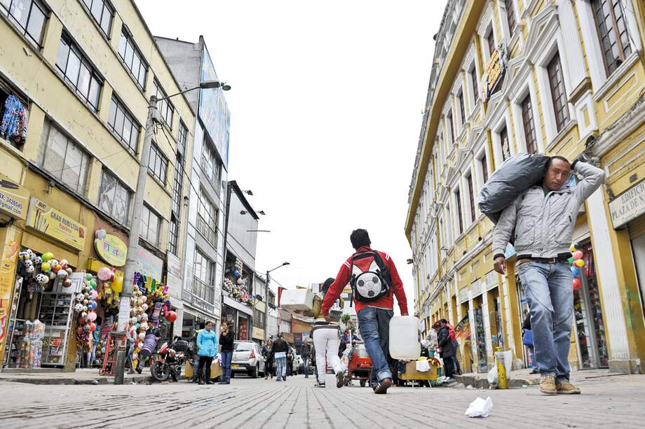 La administración distrital prometió una multimillonaria inversión para construir un centro comercial en San Victorino. Las obras, como se ve en la imagen, están en cero. / Gustavo Torrijos