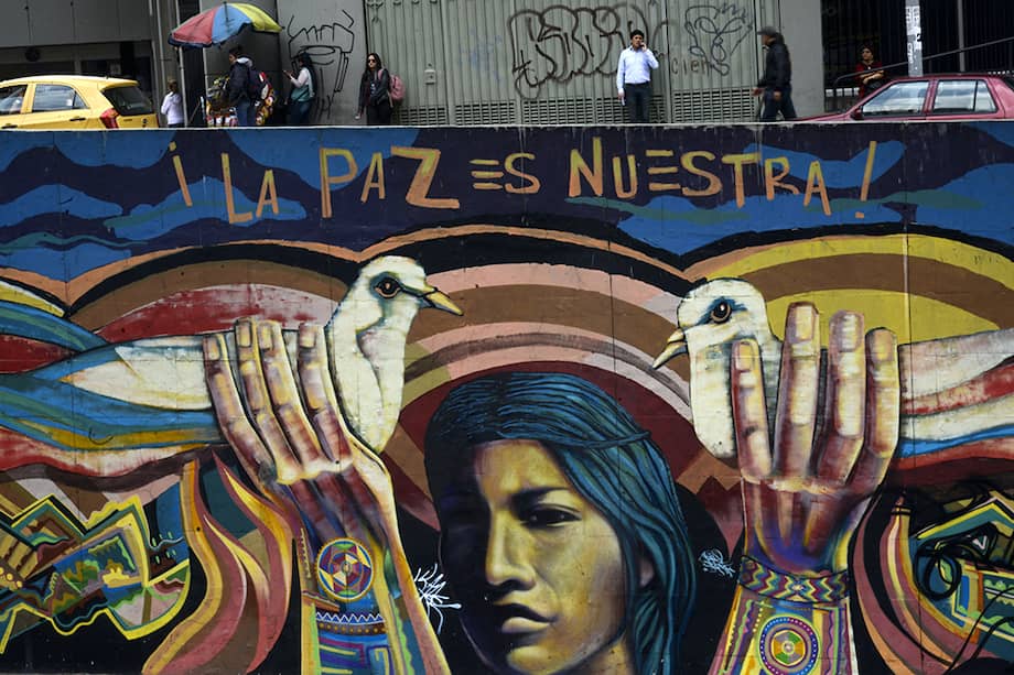 BiblioDat es otra de las iniciativas que apuntan a que circule información valiosa sobre la guerra y la paz. / Foto: AFP