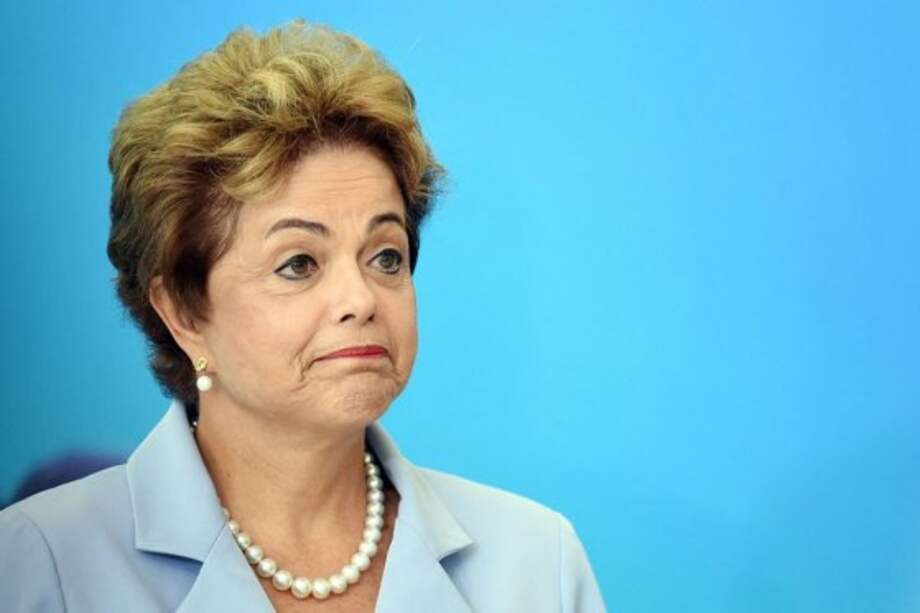 La oposición acusa a Rousseff de haber cometido un “crimen de responsabilidad” al utilizar préstamos de bancos estatales para ocultar déficits presupuestarios.